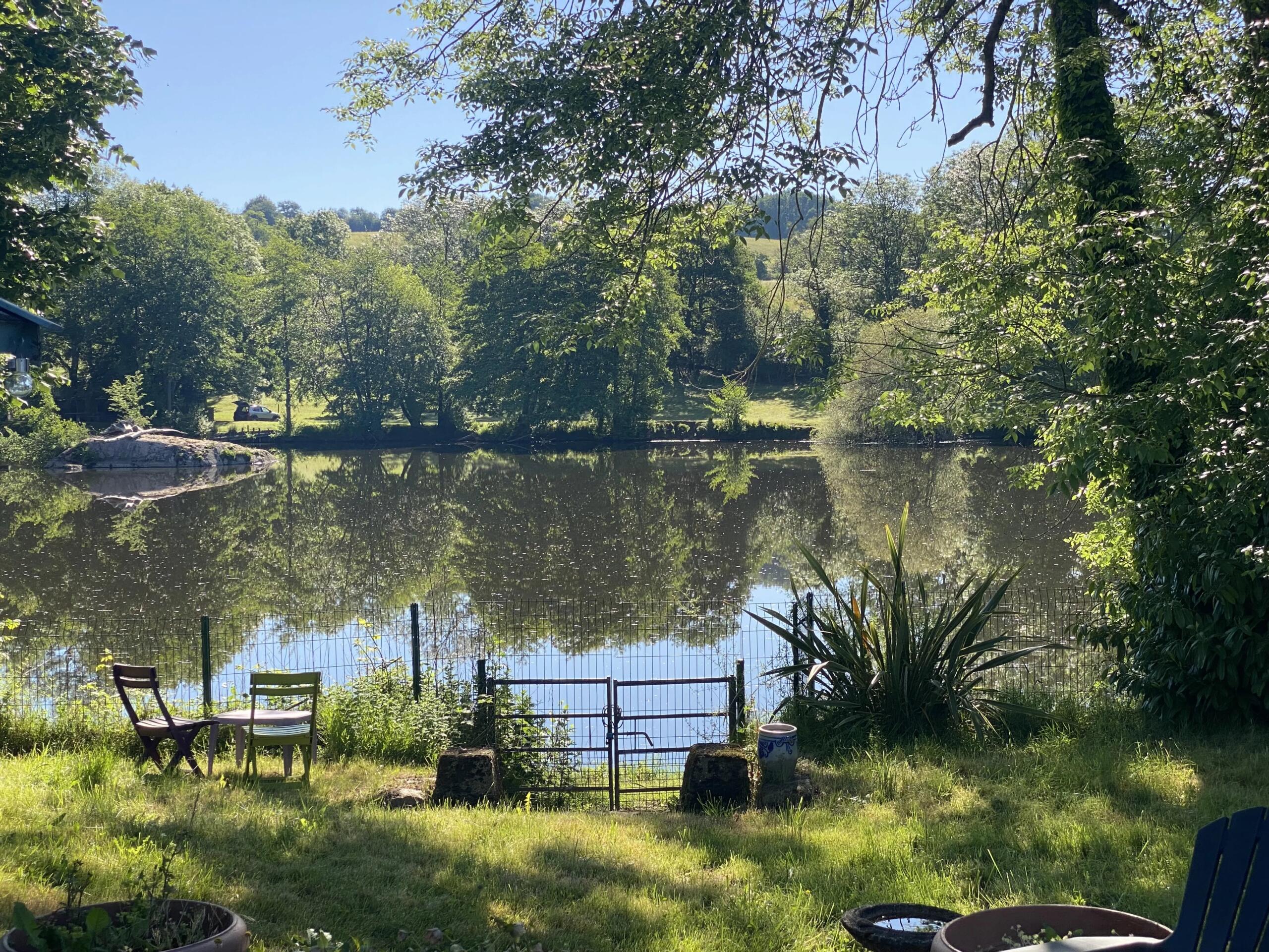 Set right on the river, this delightful chalet is nestled within its own beautifully landscaped garden., Poitou-Charentes – France – BVI85616