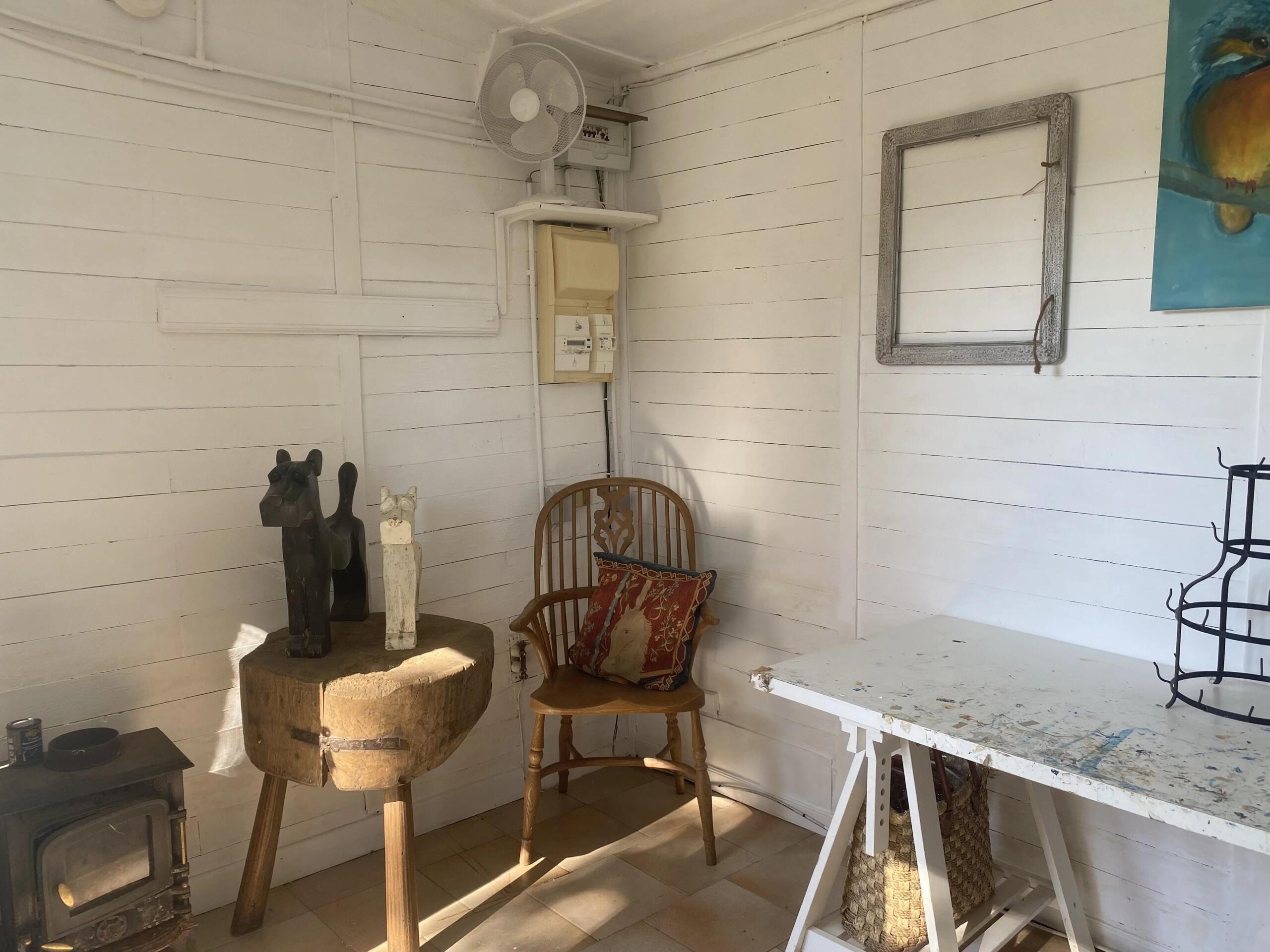 Set right on the river, this delightful chalet is nestled within its own beautifully landscaped garden., Poitou-Charentes – France – BVI85616