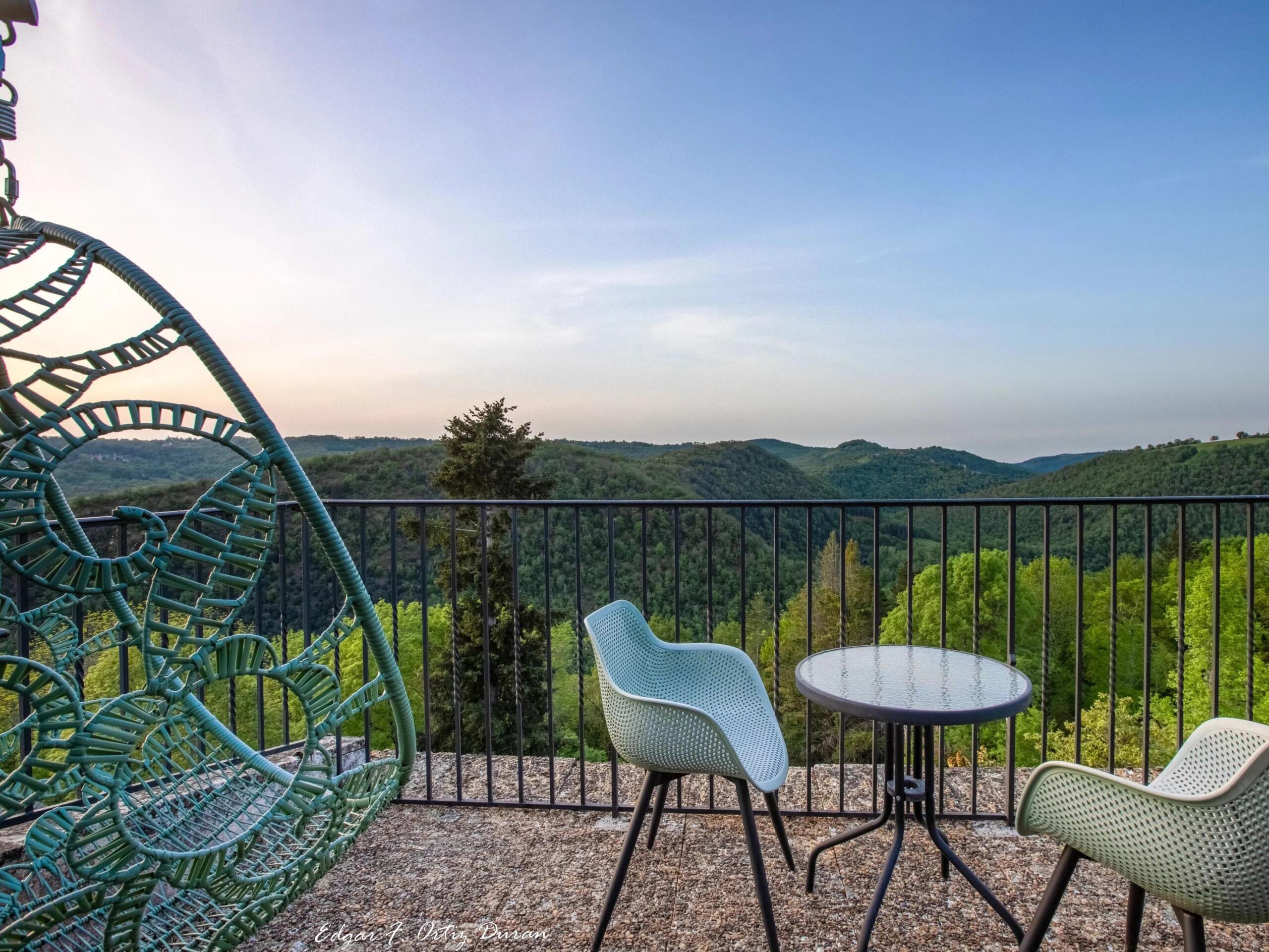 Hôtel-Restaurant with 17 en suite rooms and owners accomodation, Midi-Pyrénées – France – BVI73330