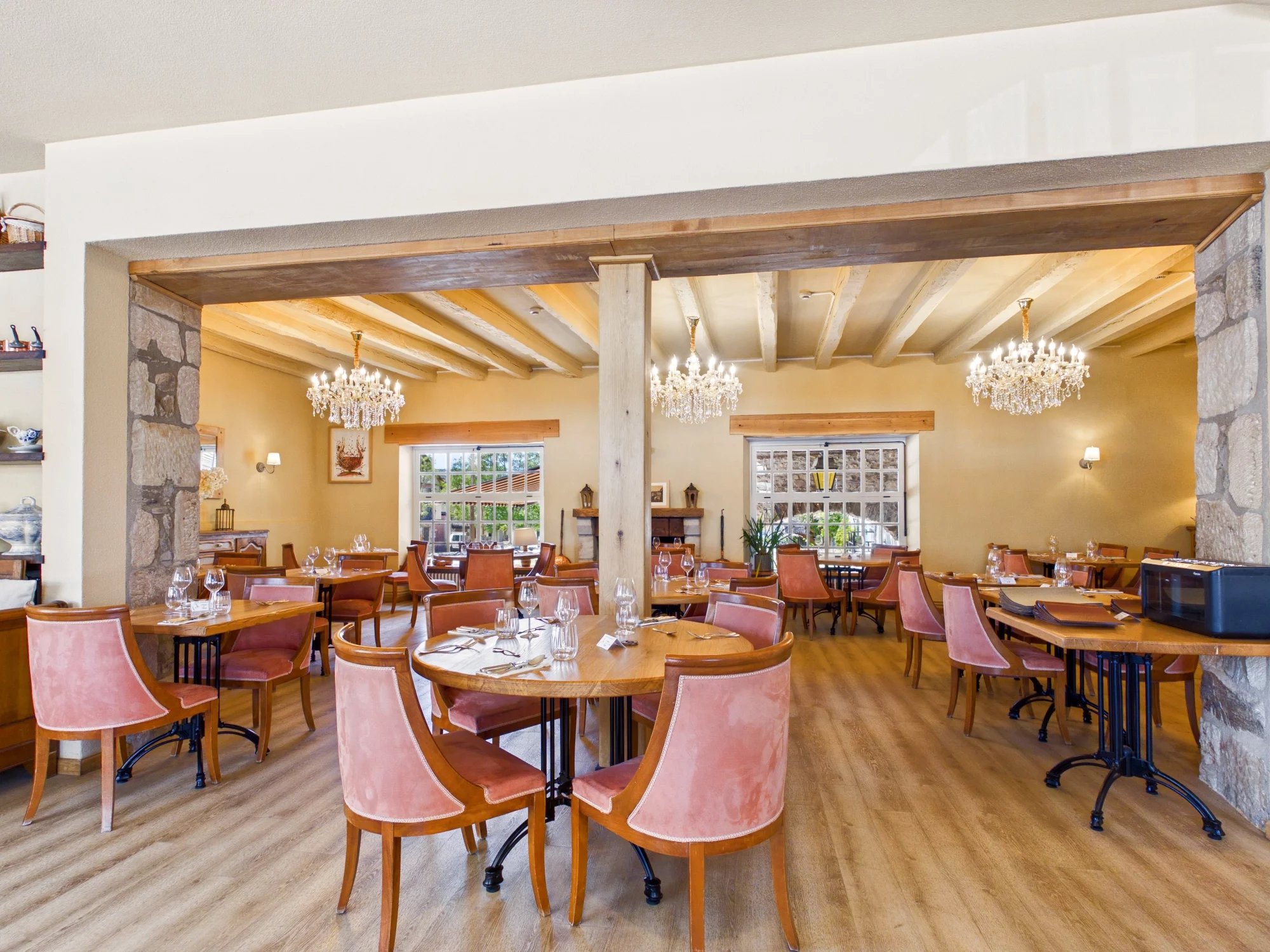 Hôtel-Restaurant with 17 en suite rooms and owners accomodation, Midi-Pyrénées – France – BVI73330