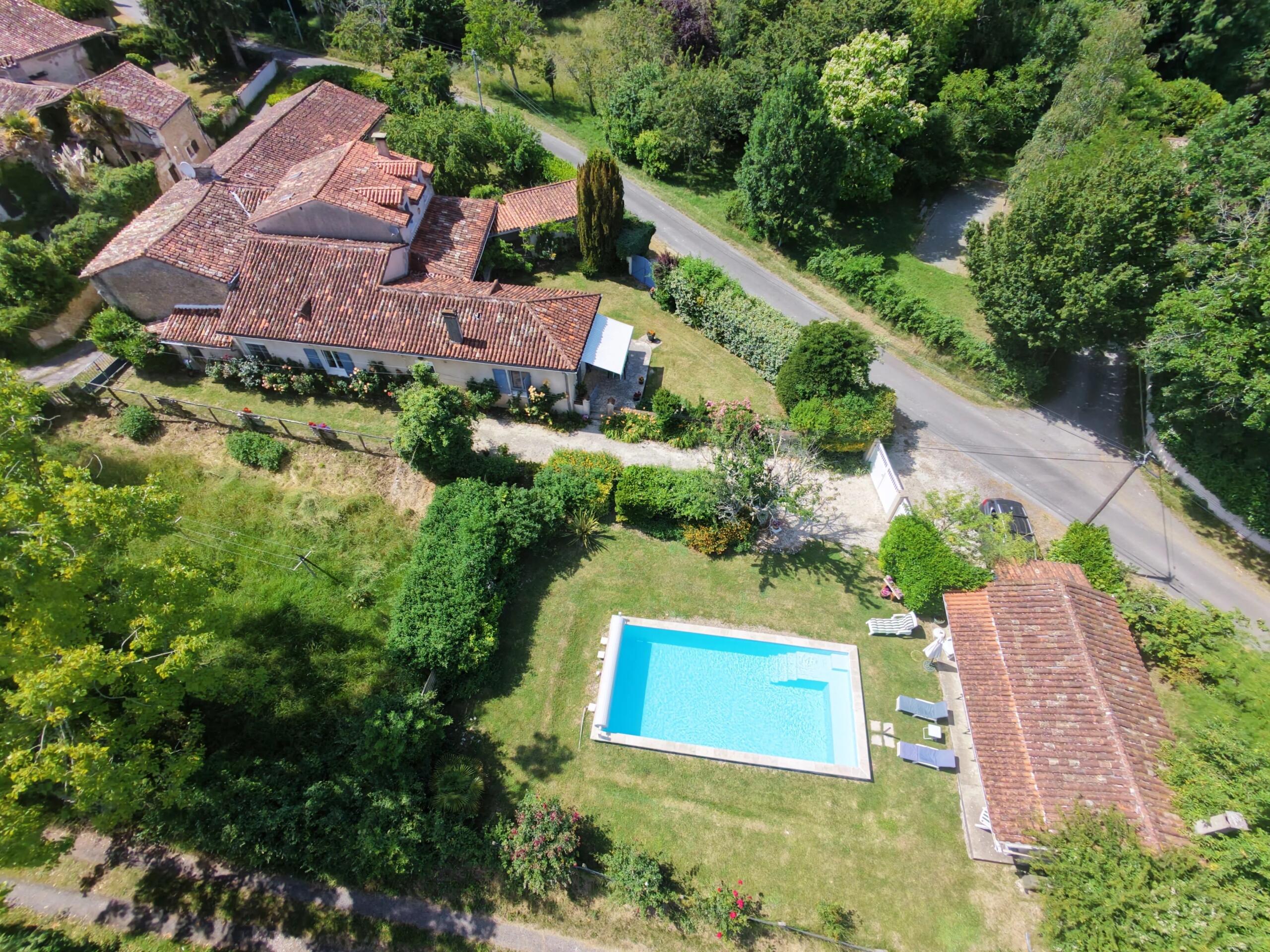 Charming Property with main house, 2 guest houses, barn and swimming pool!, Aquitaine – France – BVI79939