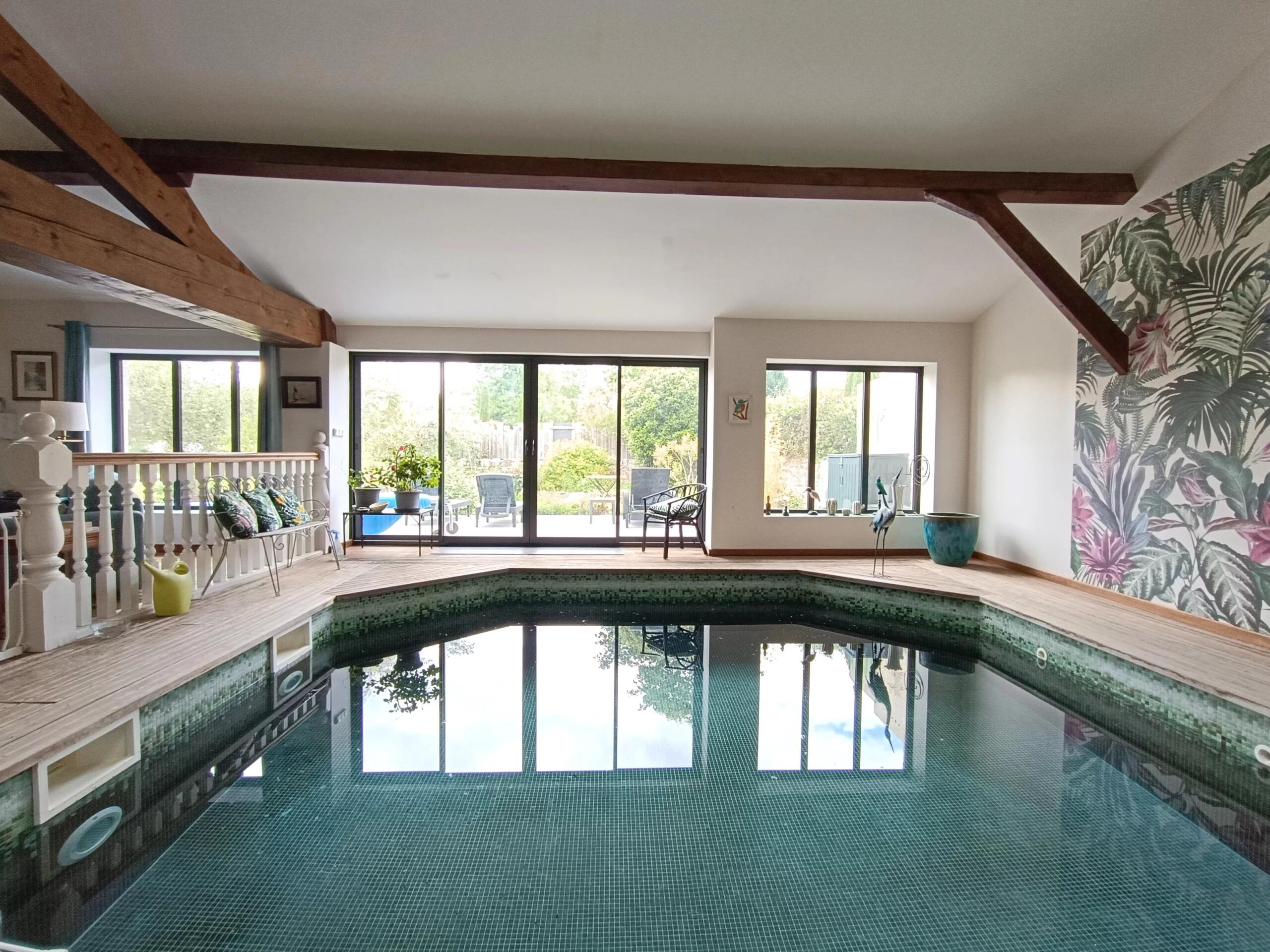 Renovated, spacious, just 30 kilometres from the sea!, Poitou-Charentes – France – BVI85450
