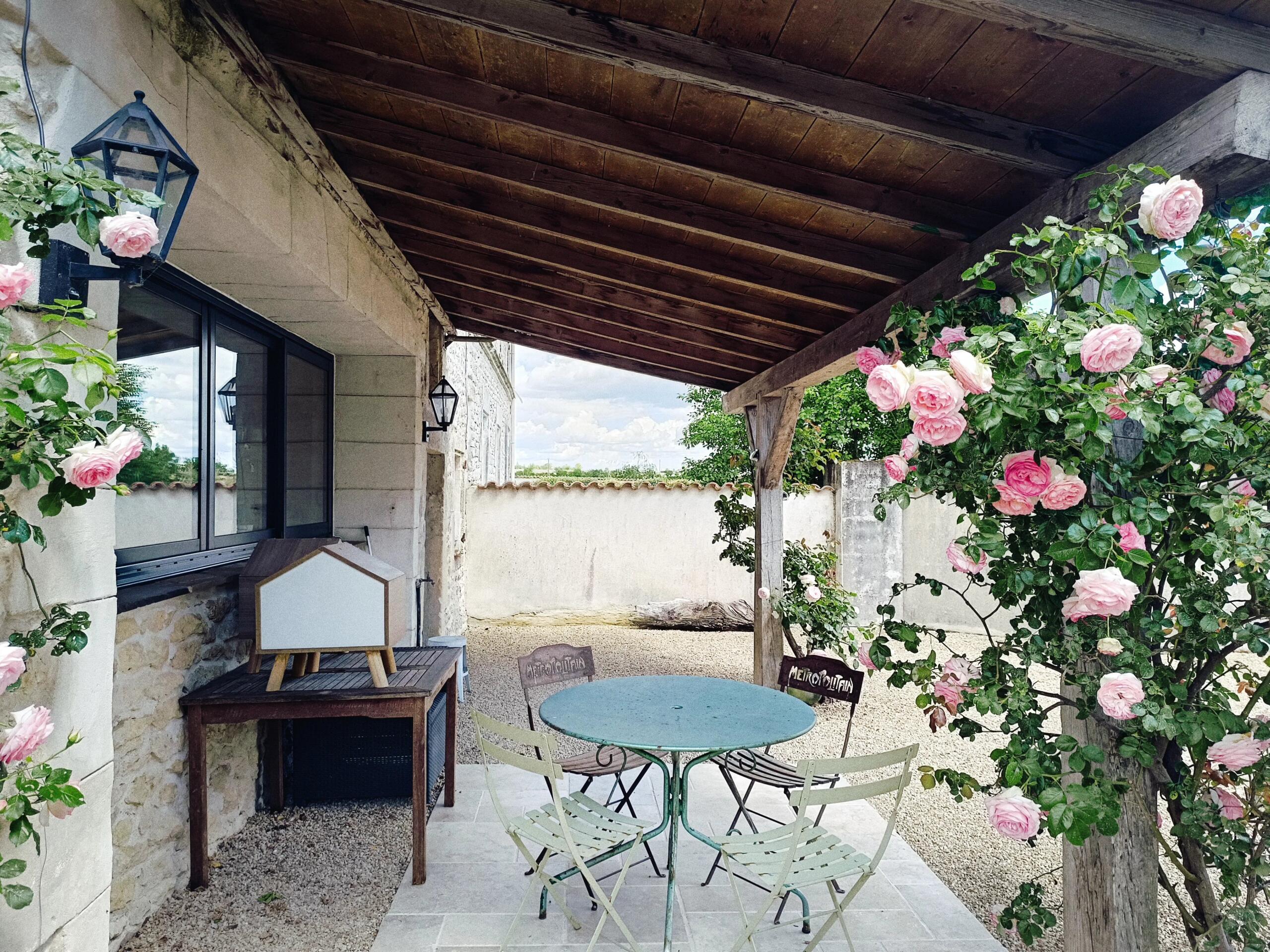 Renovated, spacious, just 30 kilometres from the sea!, Poitou-Charentes – France – BVI85450