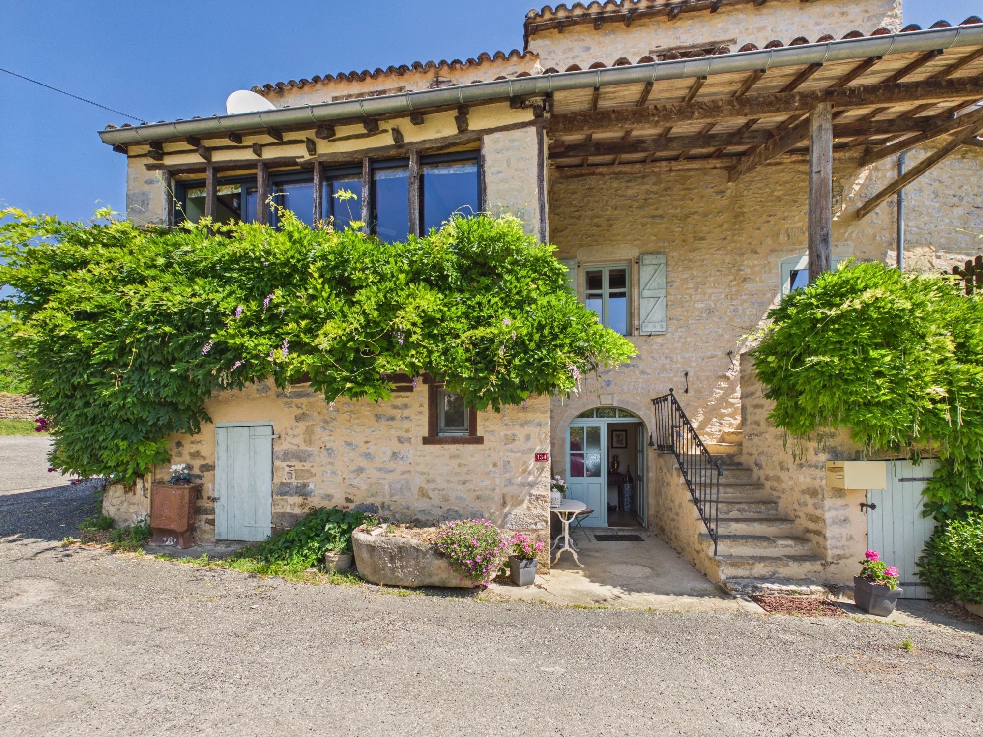 Sector Tarn-et-Garonne. Well appointed village house with good sized rooms and attractive garden, Midi-Pyrénées – France – BVI73481
