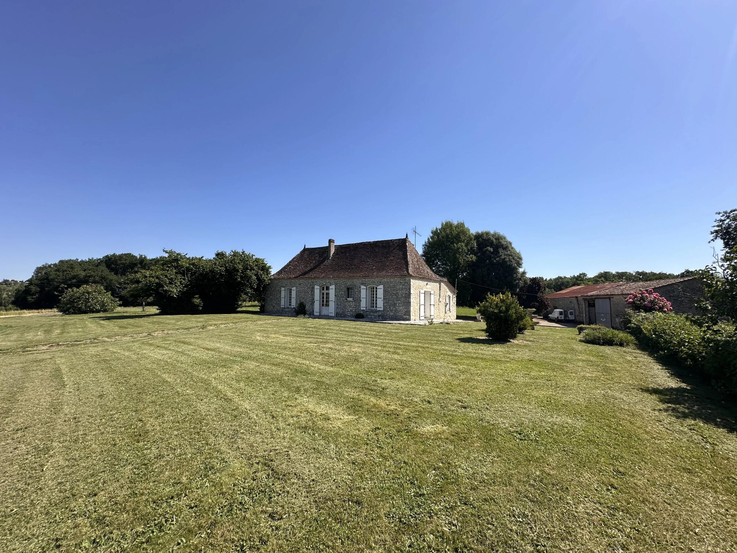 Stone property with double garage and barn close to  Eymet, Aquitaine – France – BVI85467