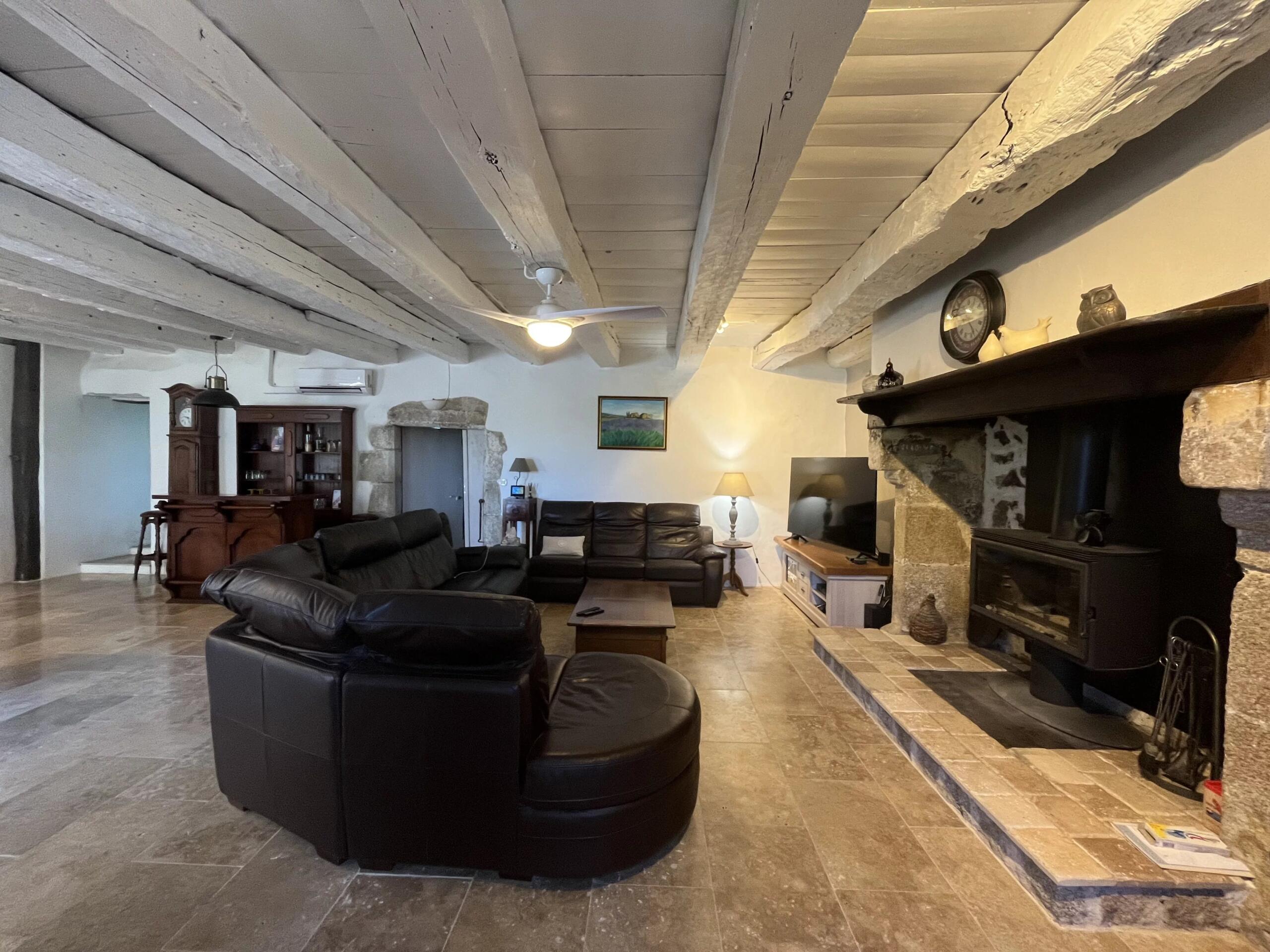 Charming Farmhouse with Stunning Views & Huge Barn, Aquitaine – France – BVI85823