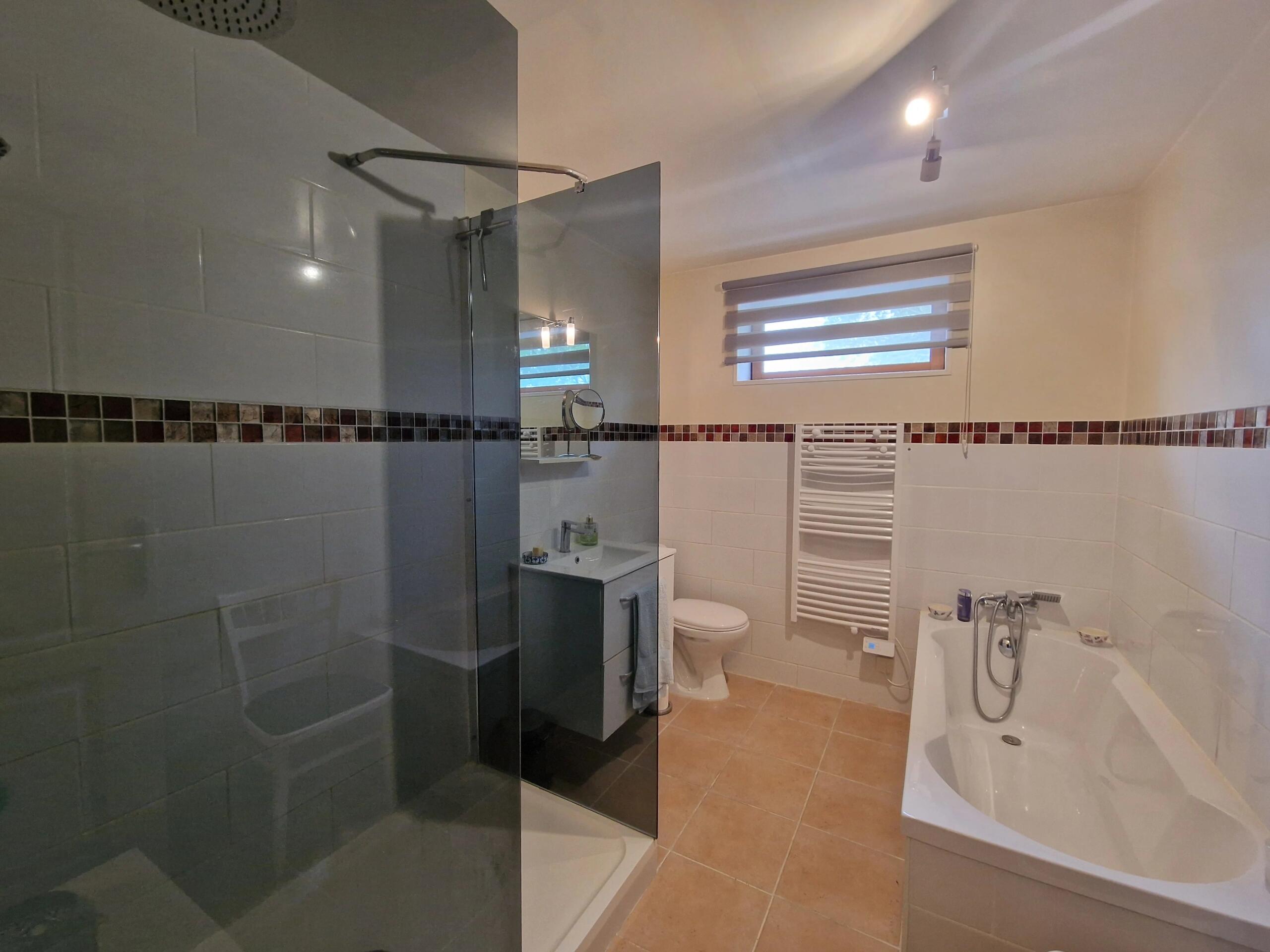 Character 3 bed stone cottage with countryside views, Aquitaine – France – BVI74181