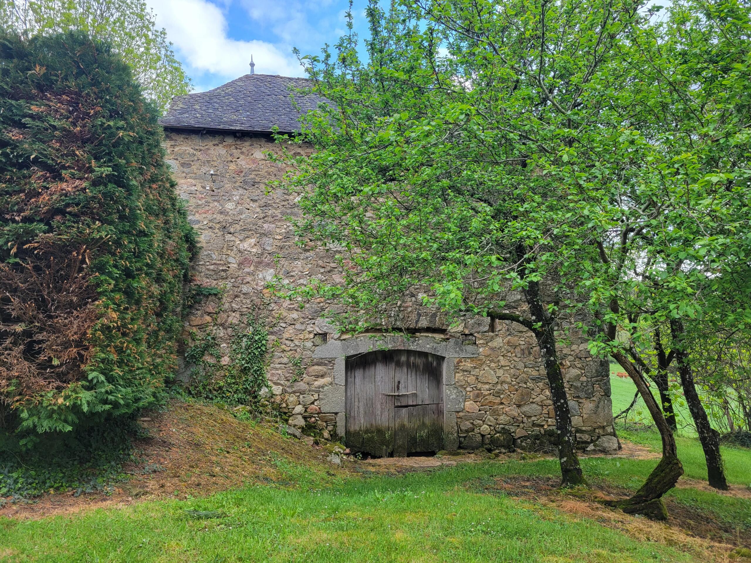 Charming Country Property with Barn, Land and Development Potential – Aveyron, Midi-Pyrénées – France – BVI85670