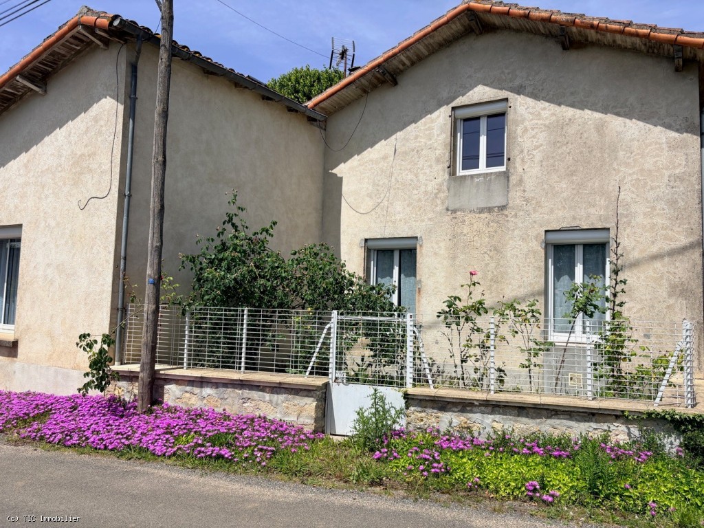 3 bedroom House in Nanteuil-En-Vallee, Nanteuil-En-Vallée, France – r7503