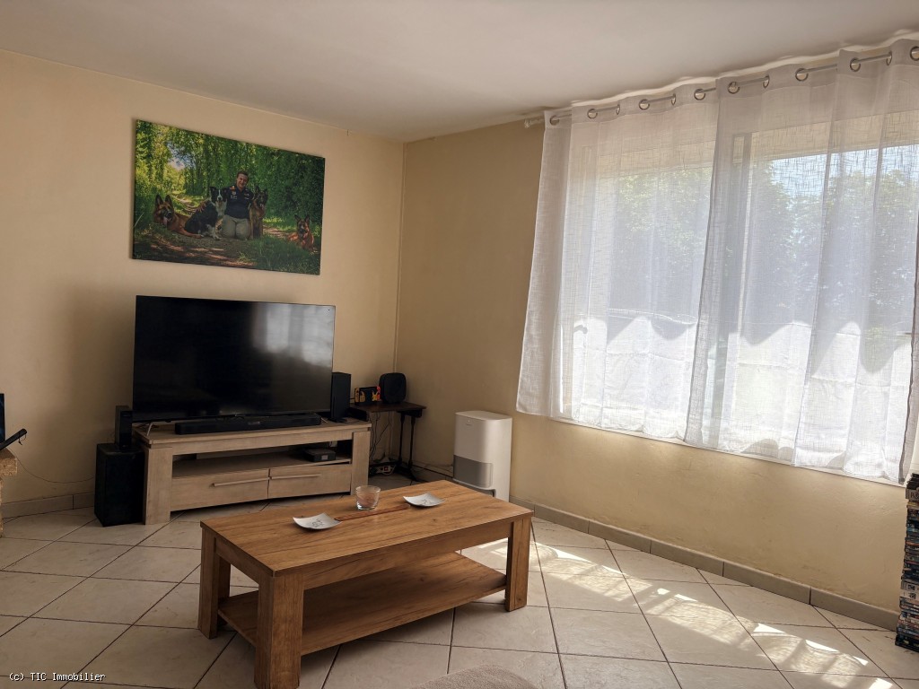 3 bedroom House in Nanteuil-En-Vallee, Nanteuil-En-Vallée, France – r7503