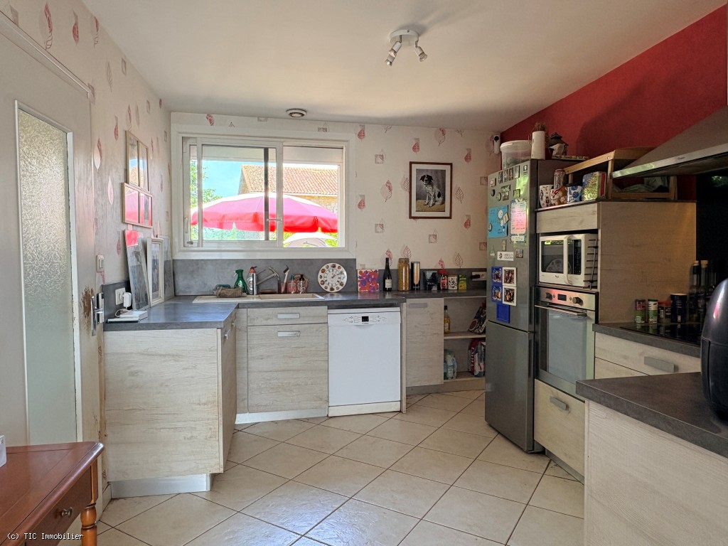 3 bedroom House in Nanteuil-En-Vallee, Nanteuil-En-Vallée, France – r7503