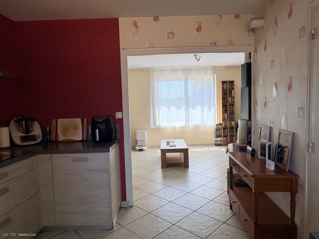 3 bedroom House in Nanteuil-En-Vallee, Nanteuil-En-Vallée, France – r7503