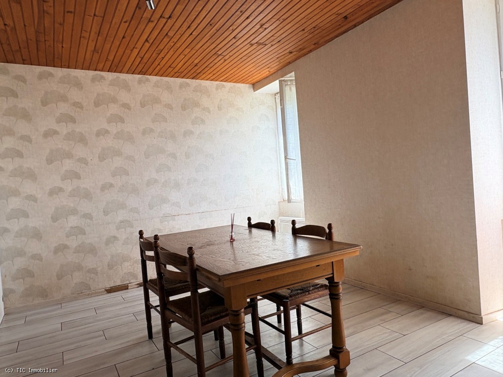 3 bedroom House in Nanteuil-En-Vallee, Nanteuil-En-Vallée, France – r7503