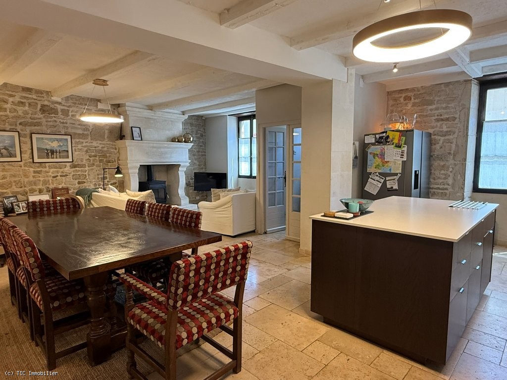6 bedroom House in Nanteuil-En-Vallee, Nanteuil-En-Vallée, France – r7493