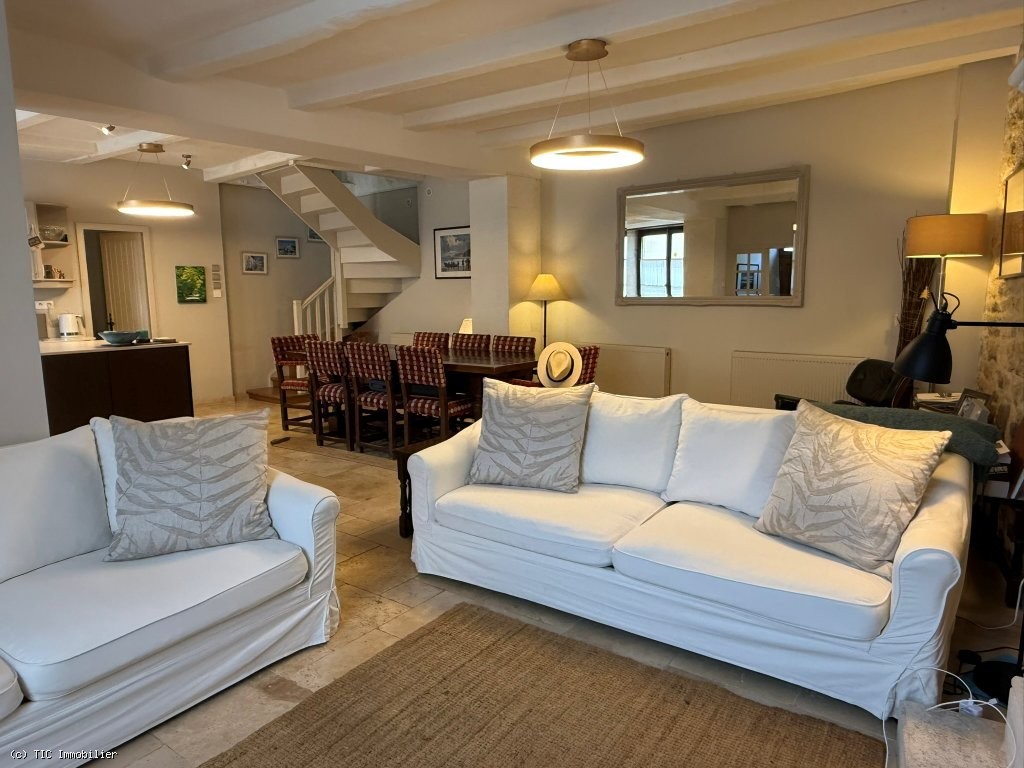 6 bedroom House in Nanteuil-En-Vallee, Nanteuil-En-Vallée, France – r7493