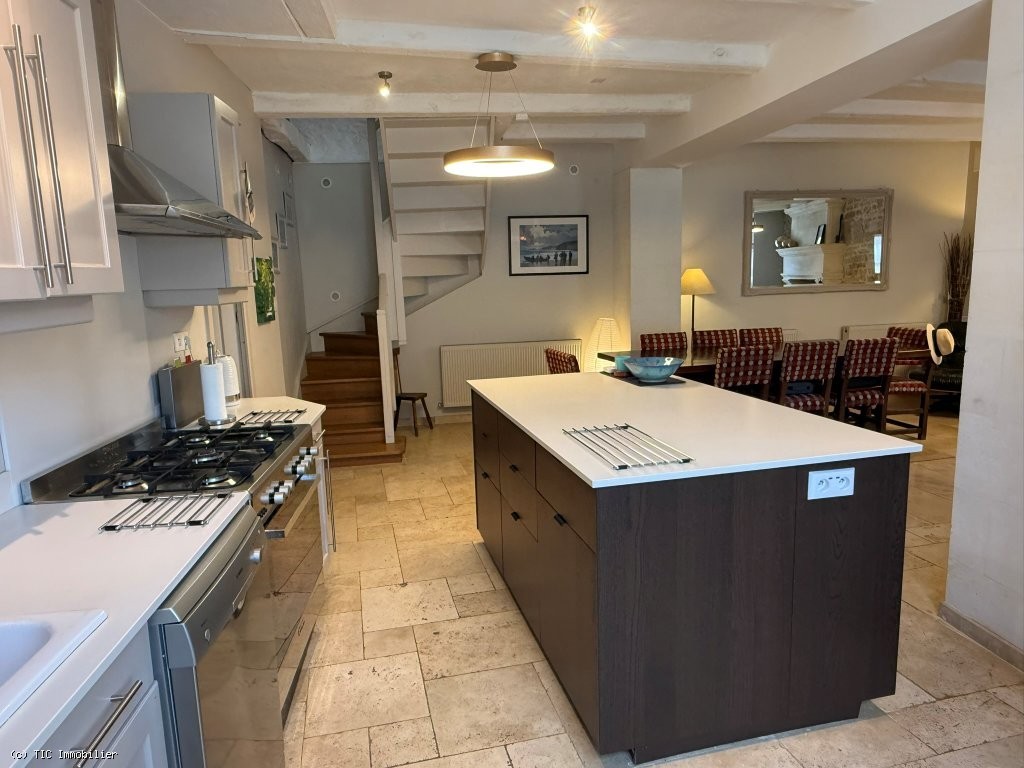 6 bedroom House in Nanteuil-En-Vallee, Nanteuil-En-Vallée, France – r7493