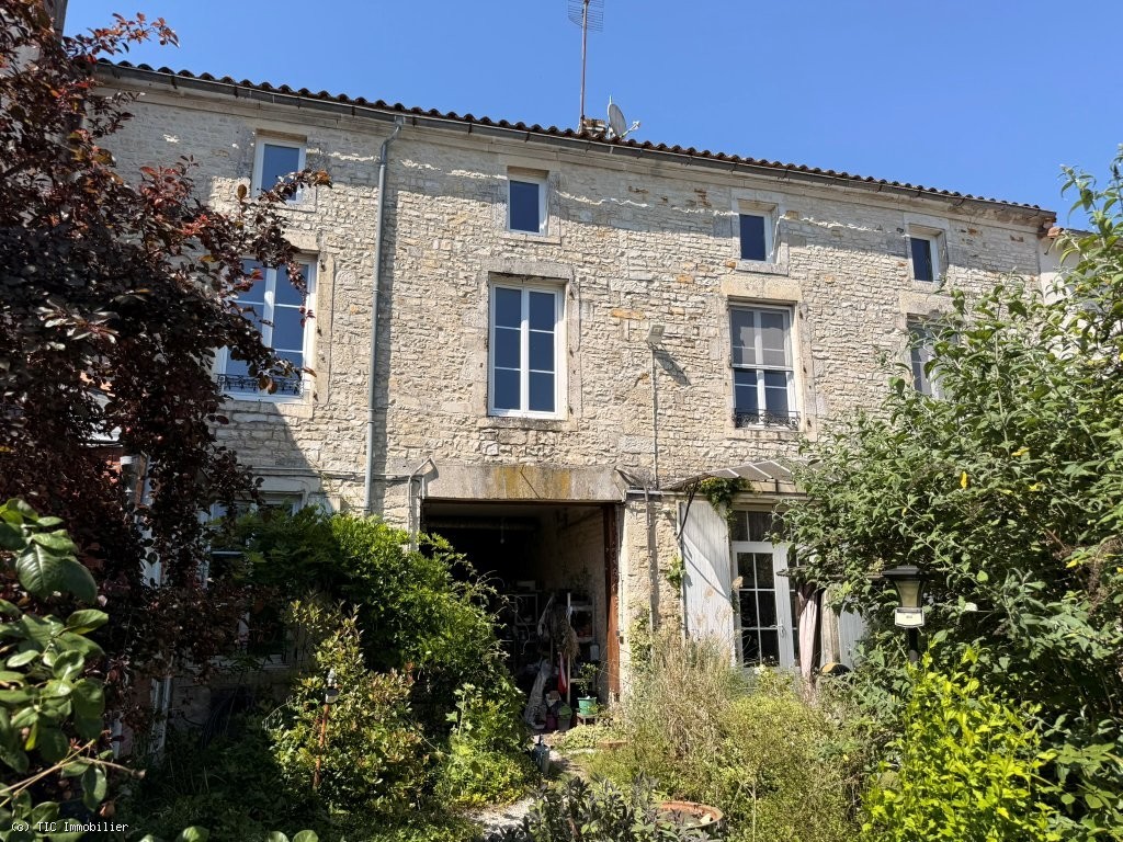 5 bedroom House in Aigre, France – r7481