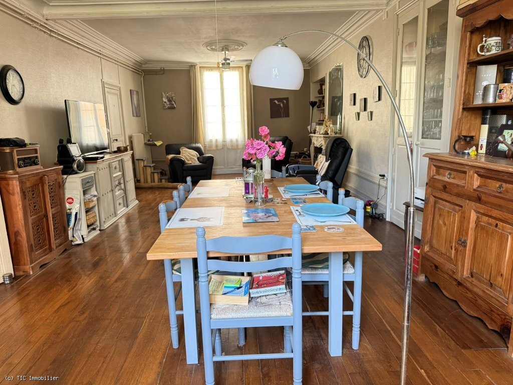 5 bedroom House in Aigre, France – r7481