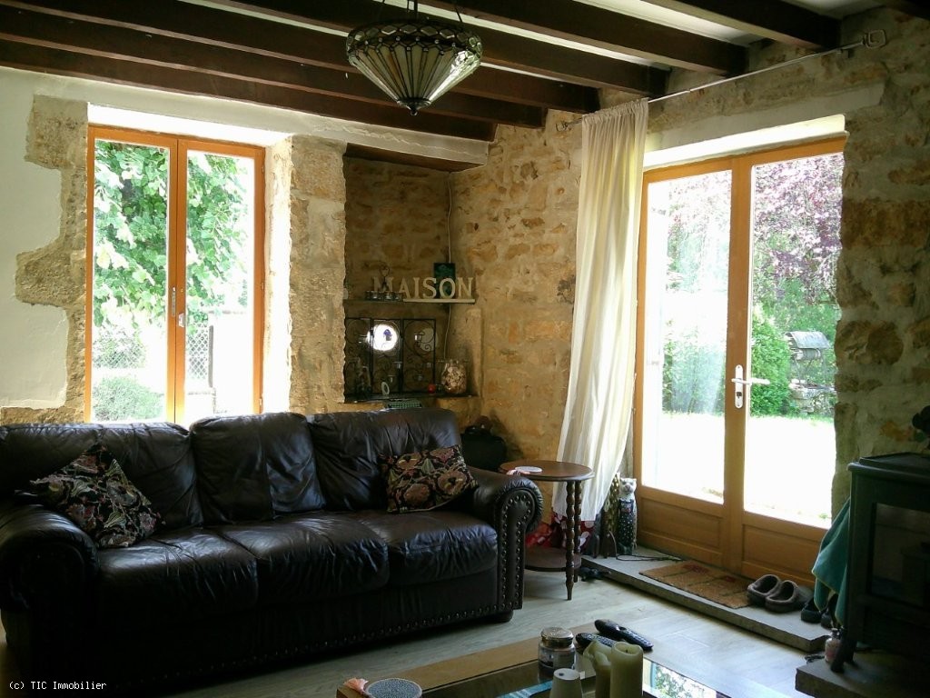 4 bedroom House in Charroux, France – r7477