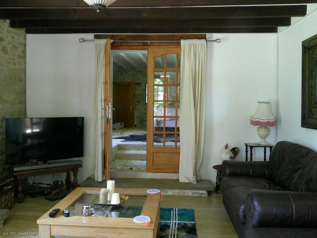 4 bedroom House in Charroux, France – r7477