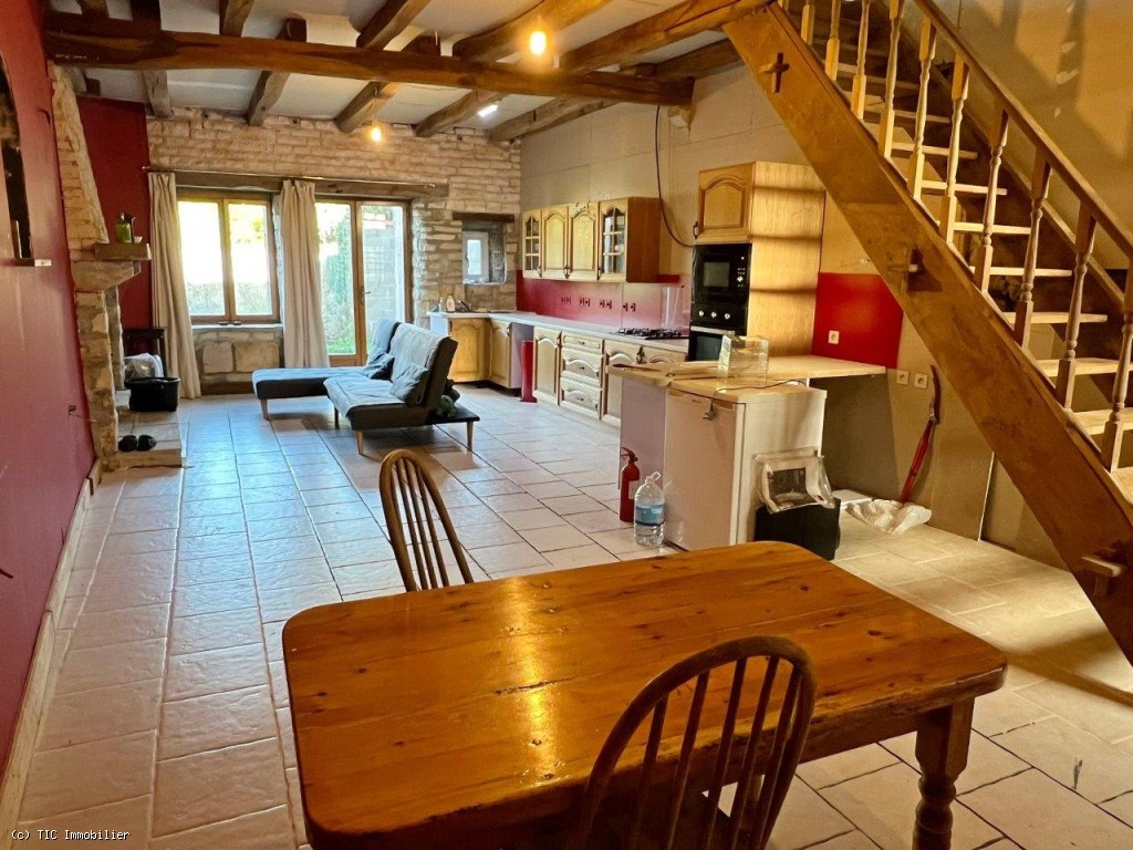 1 bedroom House in Civray, France – r7147
