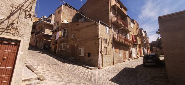 Townhouse in Sicily – Casa Romeo Miserendino