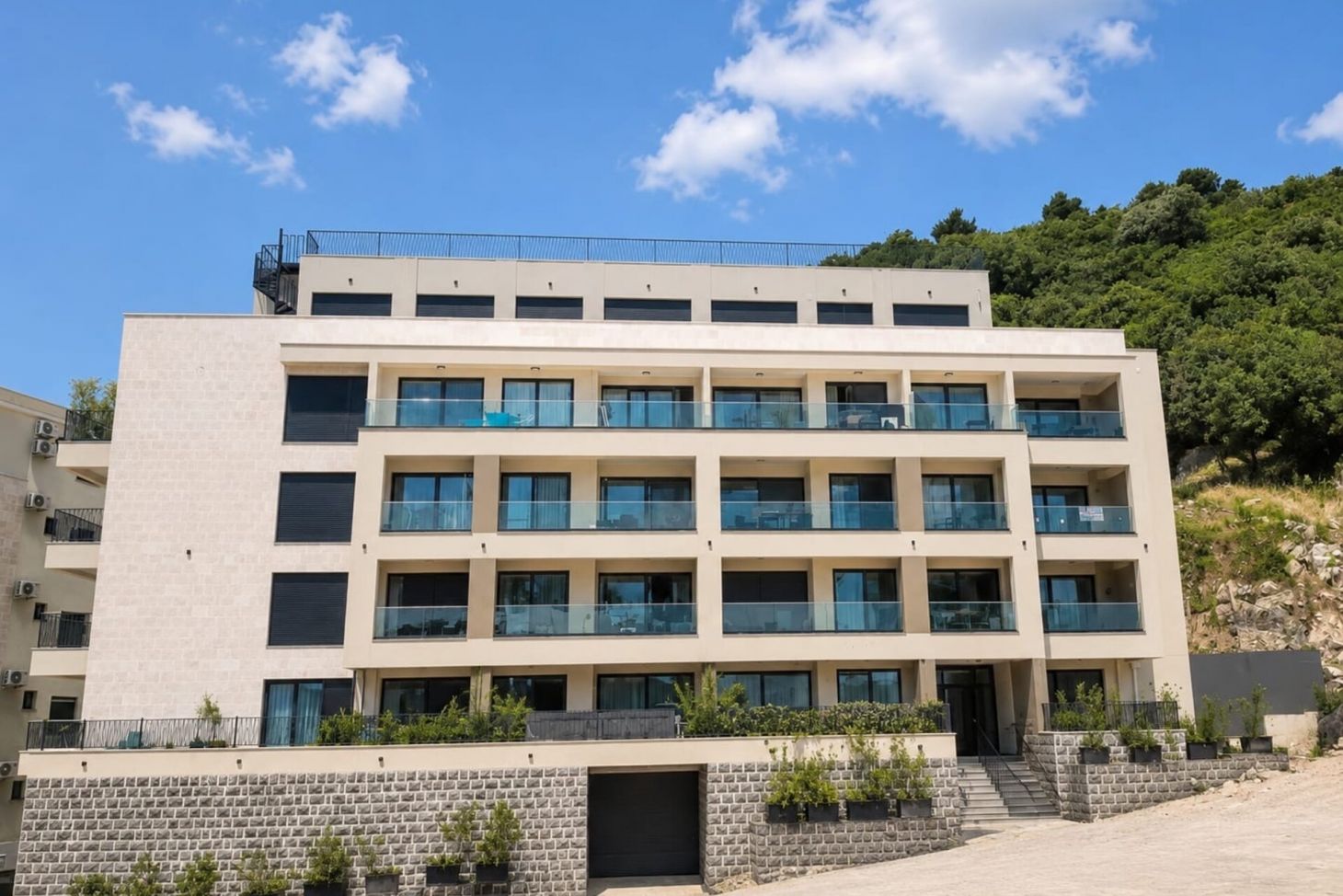 3 bedroom Apartments in Budva, Budva Municipality, Montenegro – MREYU-05