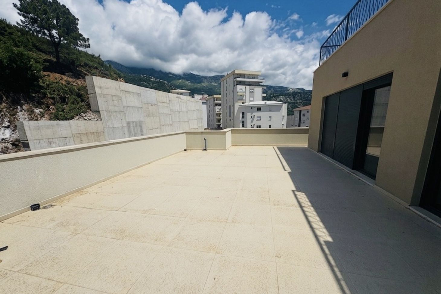 3 bedroom Apartments in Budva, Budva Municipality, Montenegro – MREYU-05