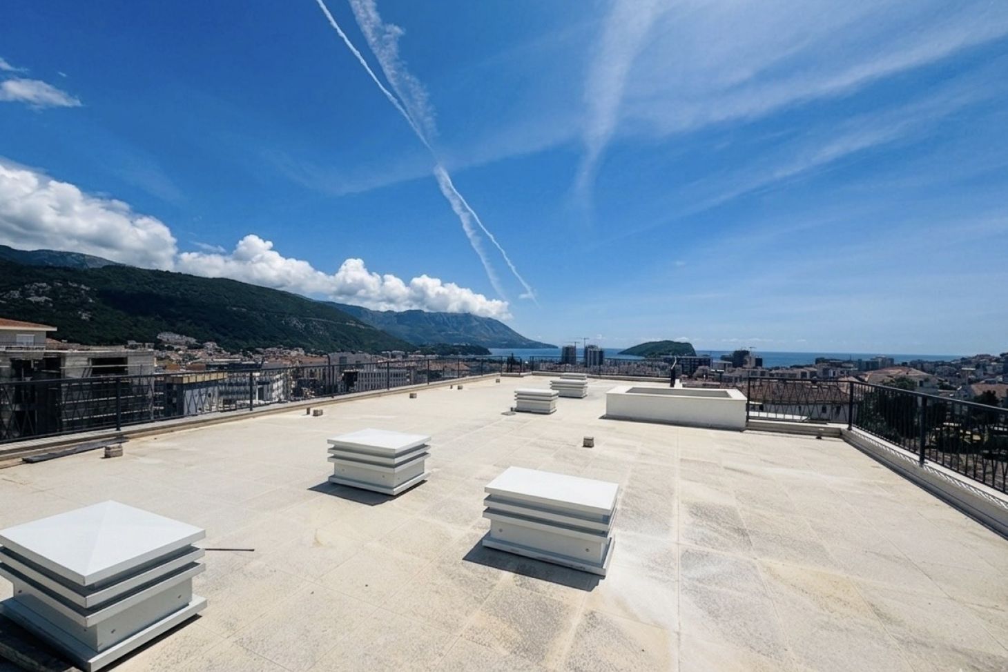 3 bedroom Apartments in Budva, Budva Municipality, Montenegro – MREYU-05