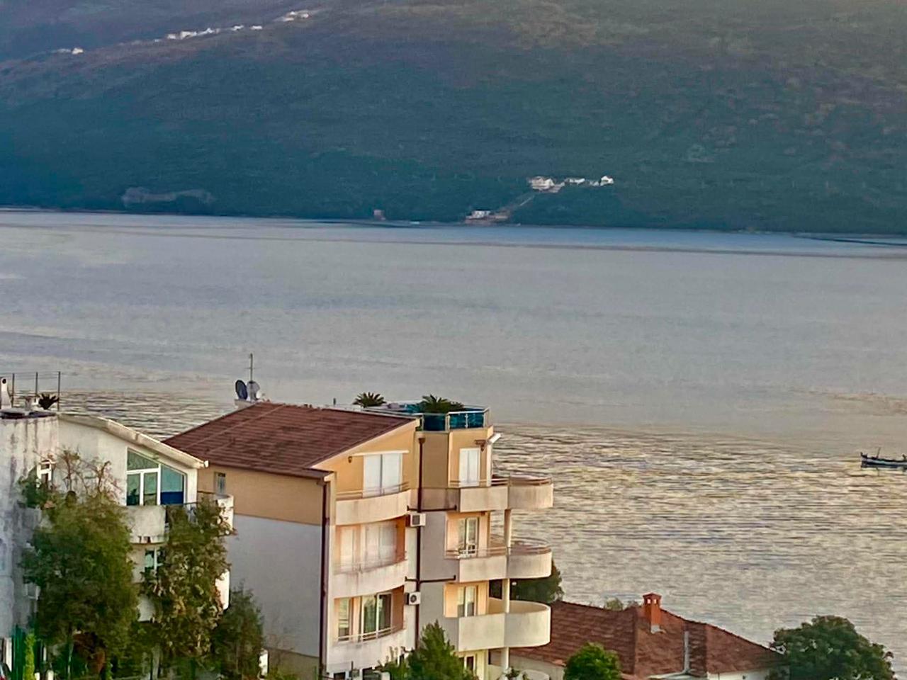 1 bedroom Apartments in Herceg Novi, Herceg Novi Municipality, Montenegro – MRETT-8