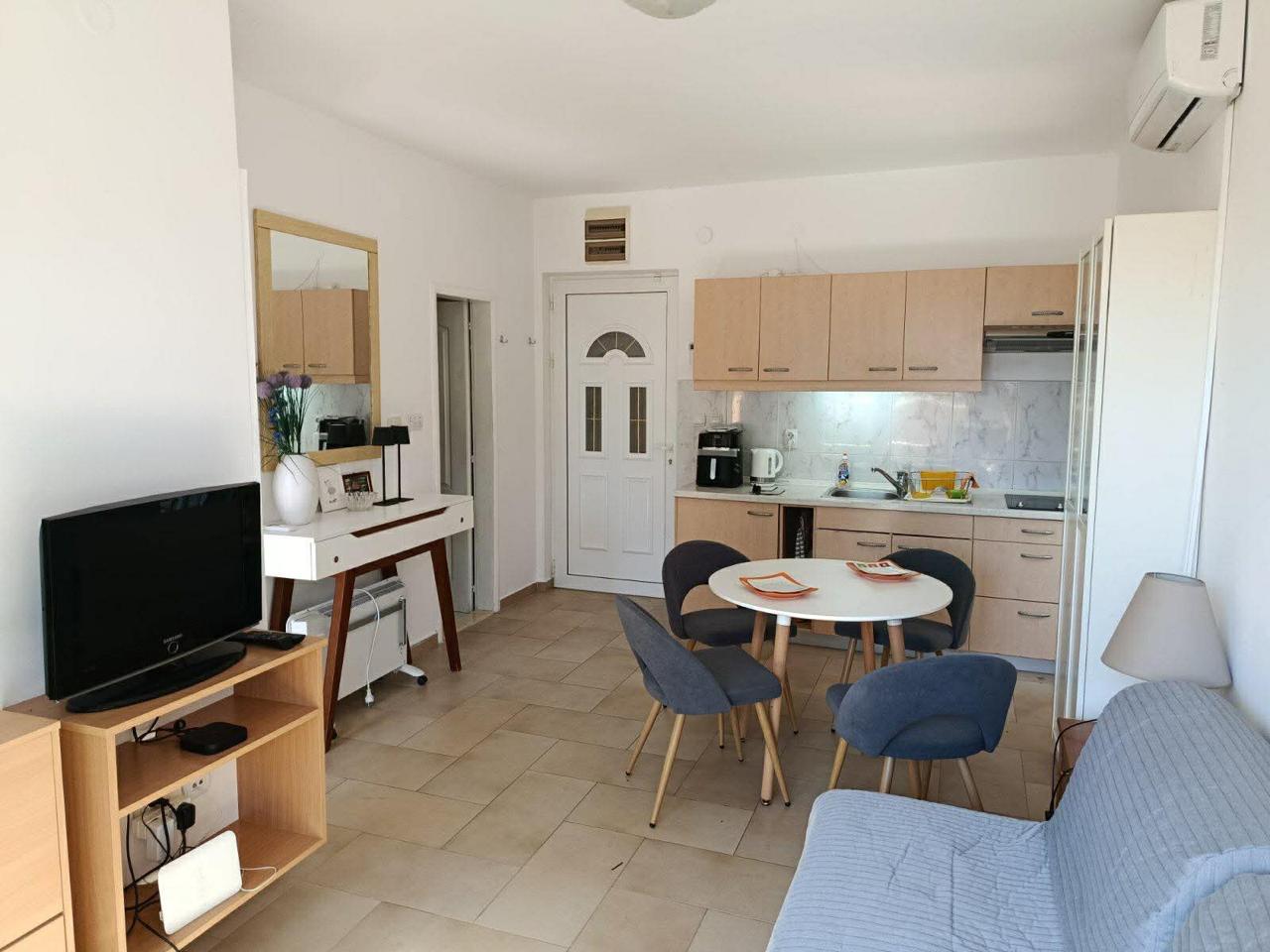 1 bedroom Apartments in Herceg Novi, Herceg Novi Municipality, Montenegro – MRETT-8