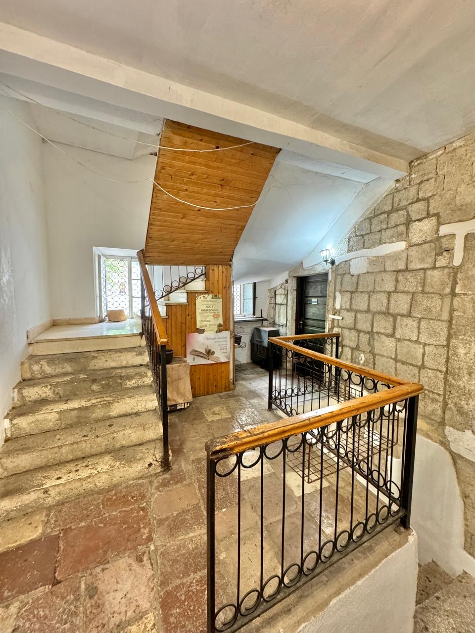 2 bedroom Apartments in Kotor, Kotor Municipality, Montenegro – MRETT-2