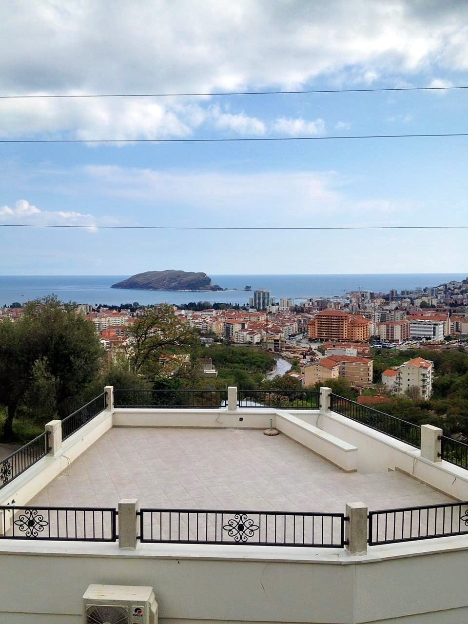4 bedroom Houses in Budva, Budva Municipality, Montenegro – MRE39628