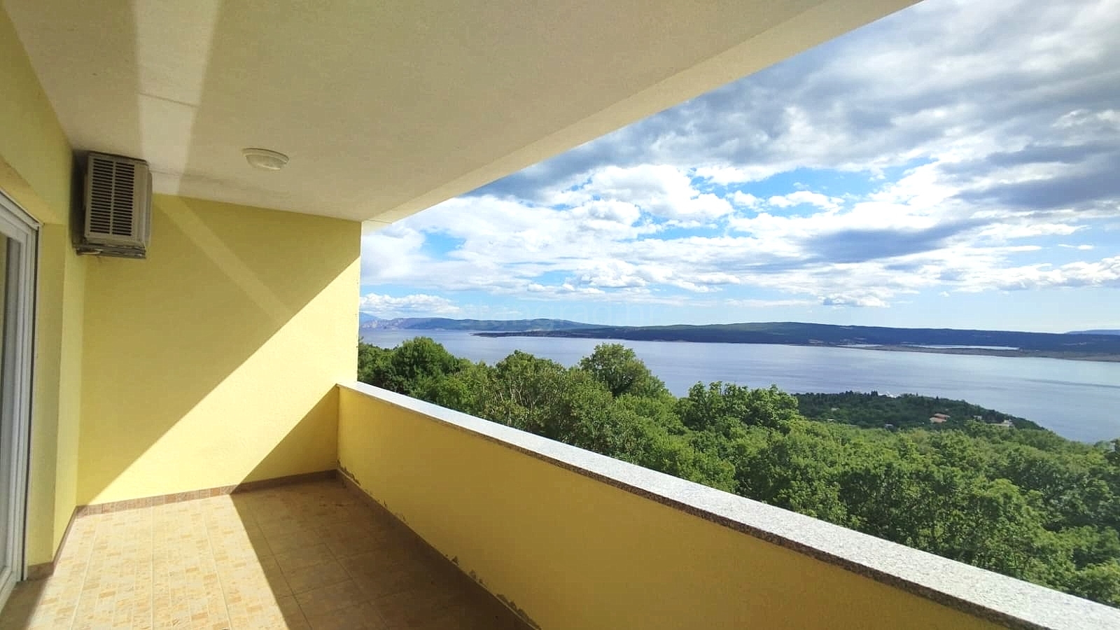 2 bedroom apartment in Crikvenica, Croatia – 103688