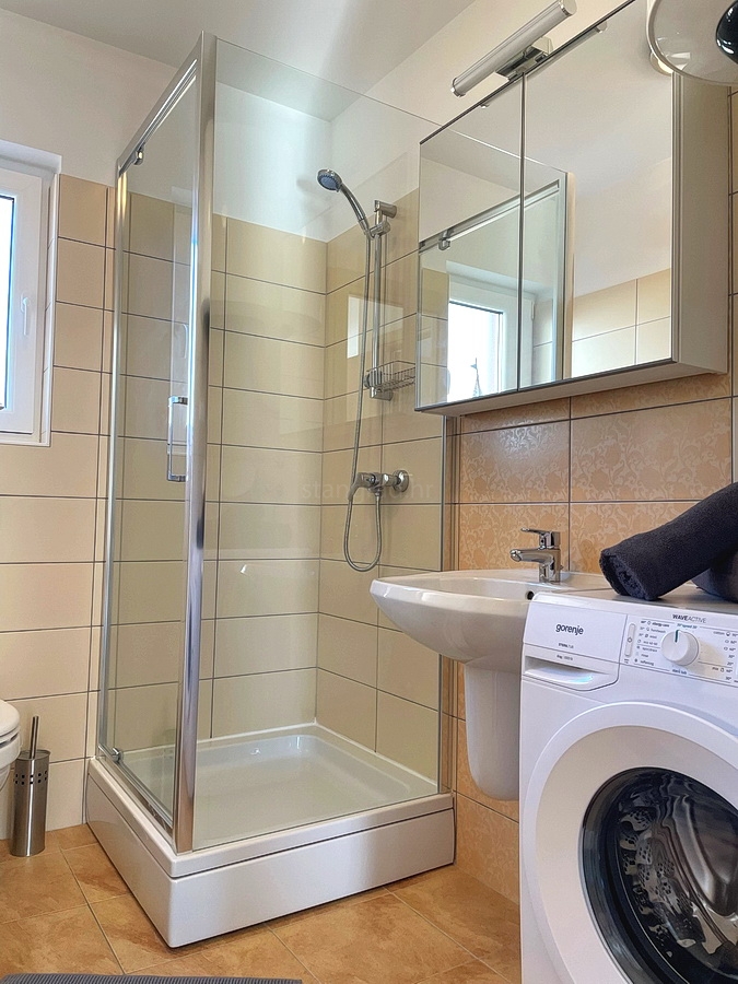 2 bedroom apartment in Dobrinj, Croatia – 103684