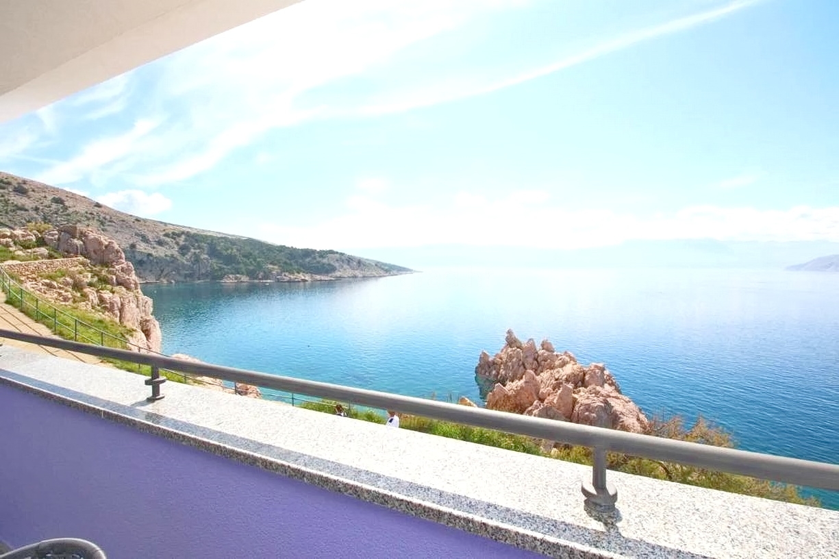 5 bedroom villa in Baška, Croatia – 103678