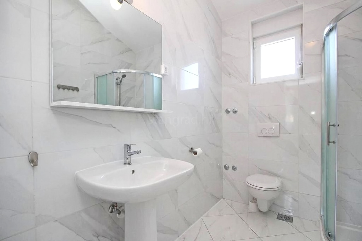 5 bedroom villa in Baška, Croatia – 103678