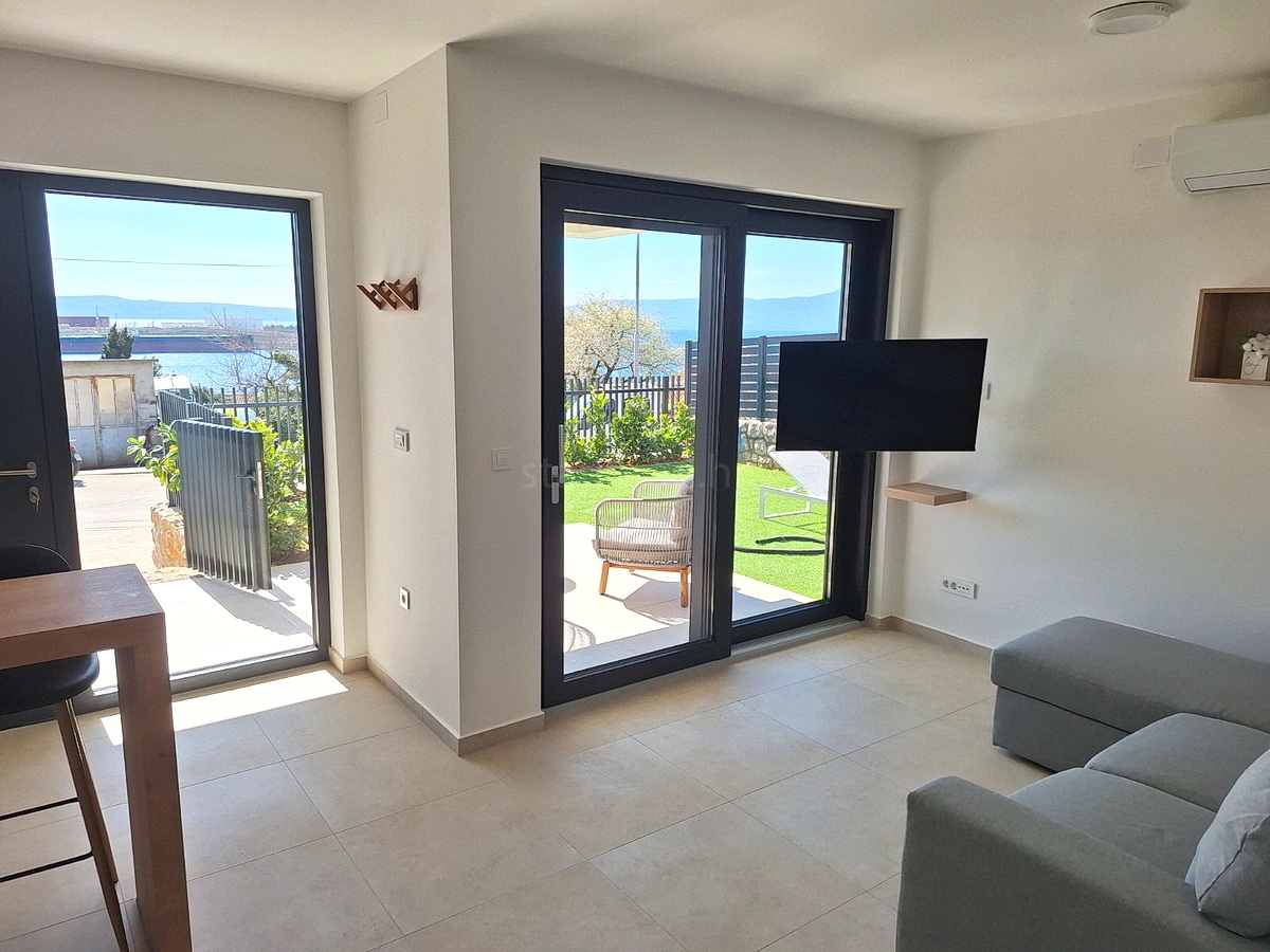 2 bedroom apartment in Omišalj, Croatia – 103664