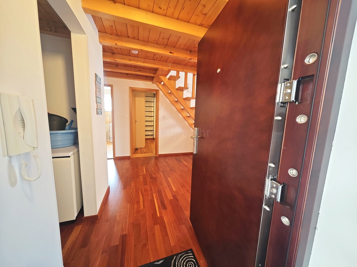 2 bedroom apartment in Dobrinj, Croatia – 103661
