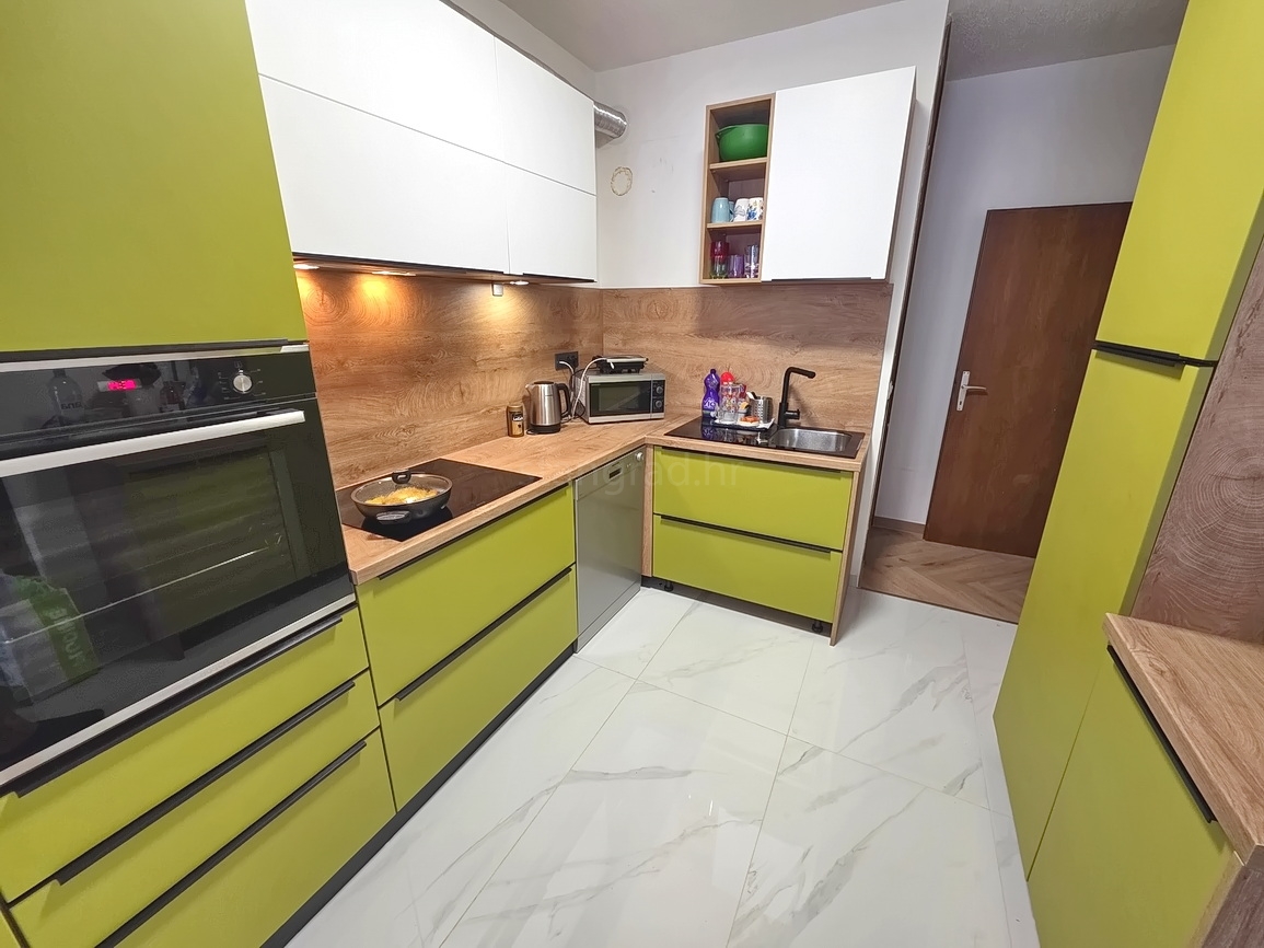 3 bedroom apartment in Omišalj, Croatia – 103657