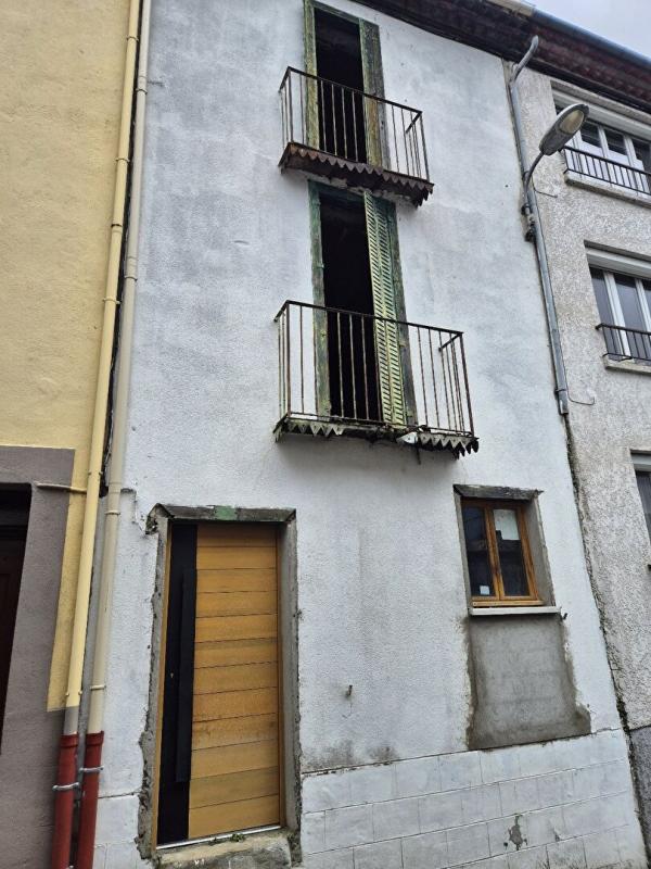 maison a renover in Foix, Ariège, France