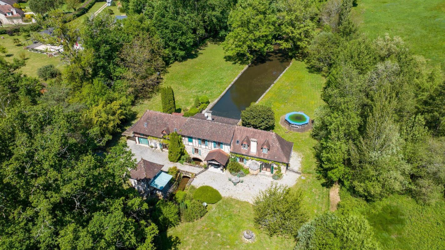 7 bedroom moulin in Nonards, Corrèze, France