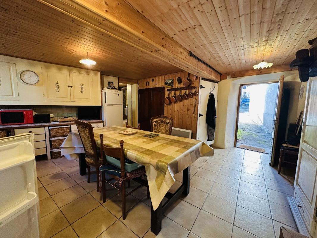 4 bedroom maison de village in Uchentein, Ariège, France