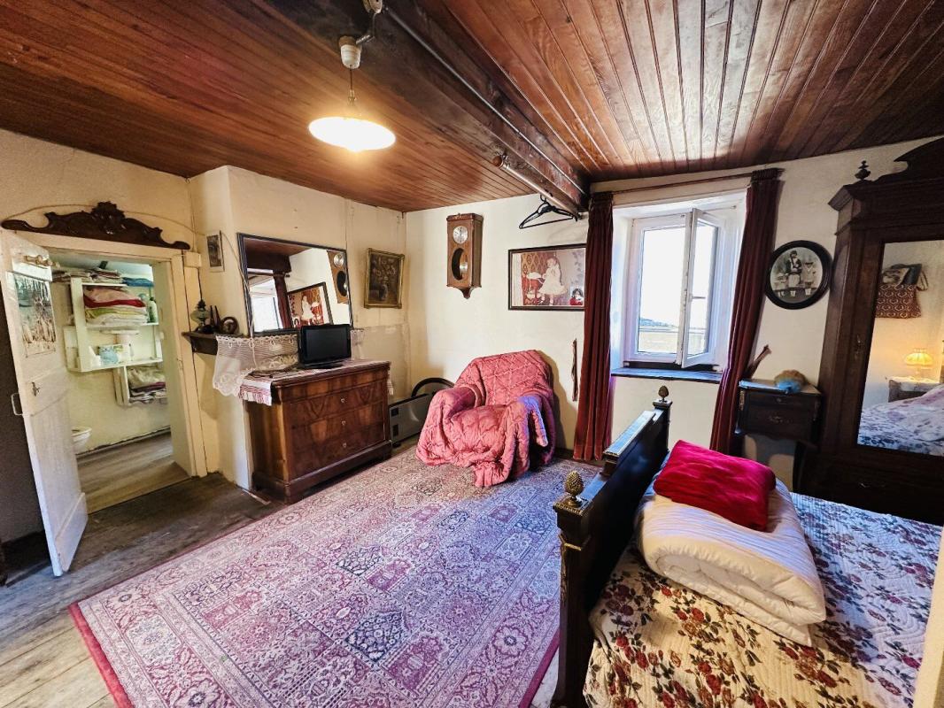 4 bedroom maison de village in Uchentein, Ariège, France