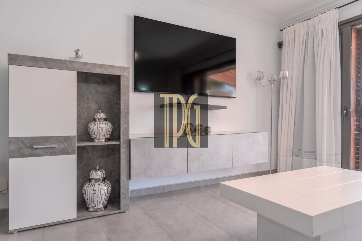 1 Bedroom Apartment for Sale in Victoria Court 1, Los Cristianos – OPS1930R