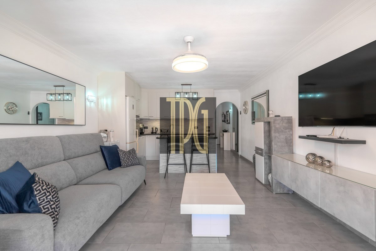 1 Bedroom Apartment for Sale in Victoria Court 1, Los Cristianos – OPS1930R