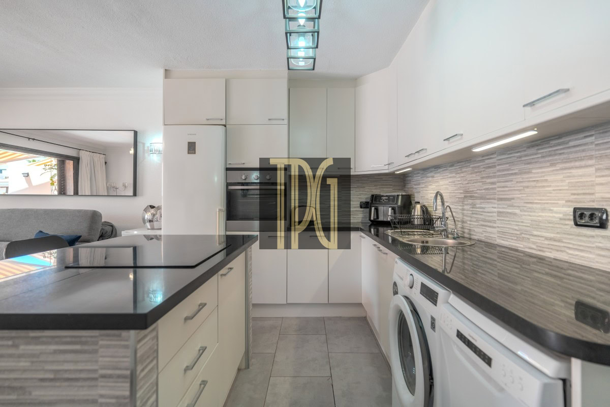 1 Bedroom Apartment for Sale in Victoria Court 1, Los Cristianos – OPS1930R