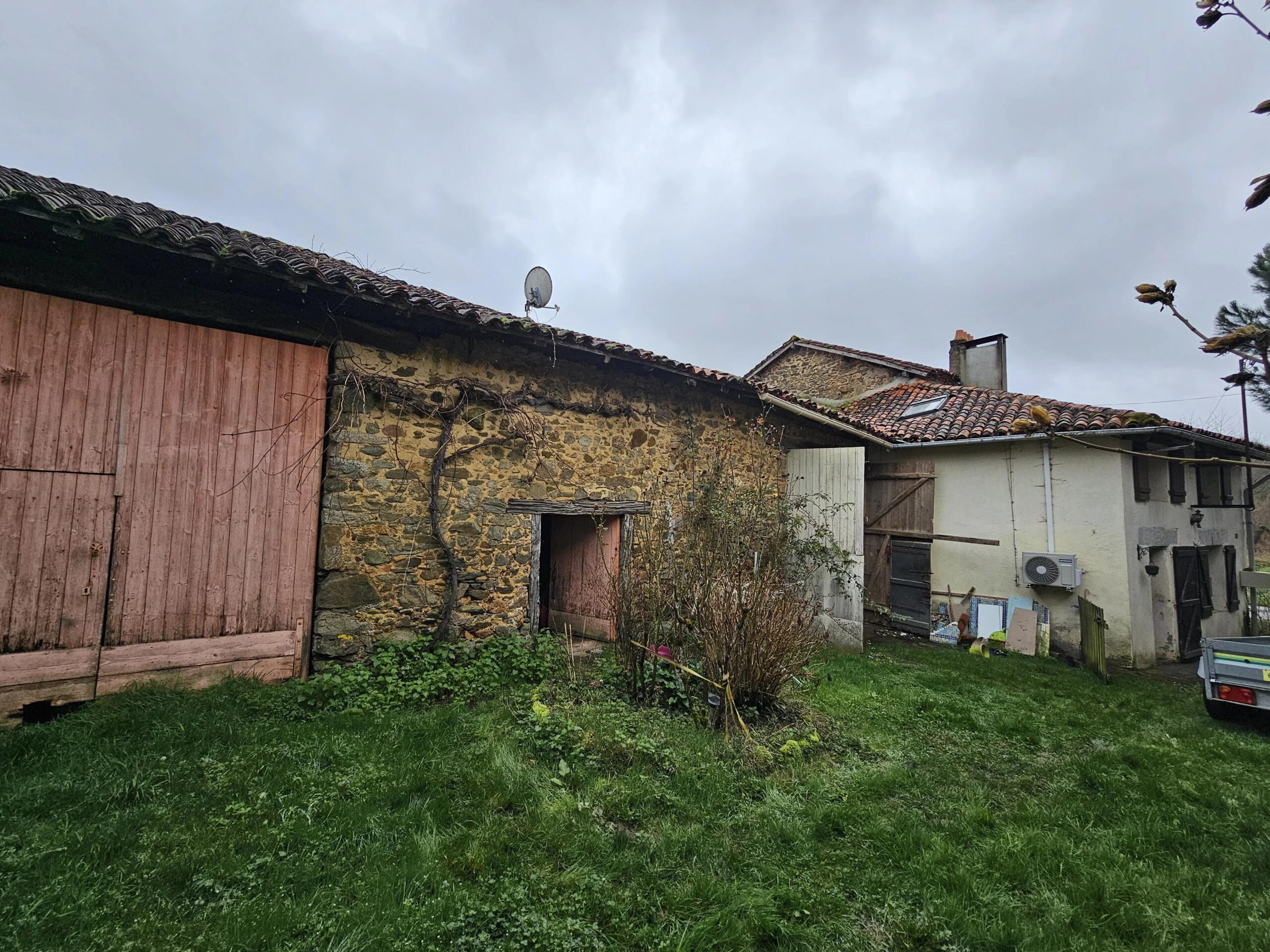 Cottage with Barn and Excellent Potential in Peaceful Hamlet, Poitou-Charentes – France – BVI84539