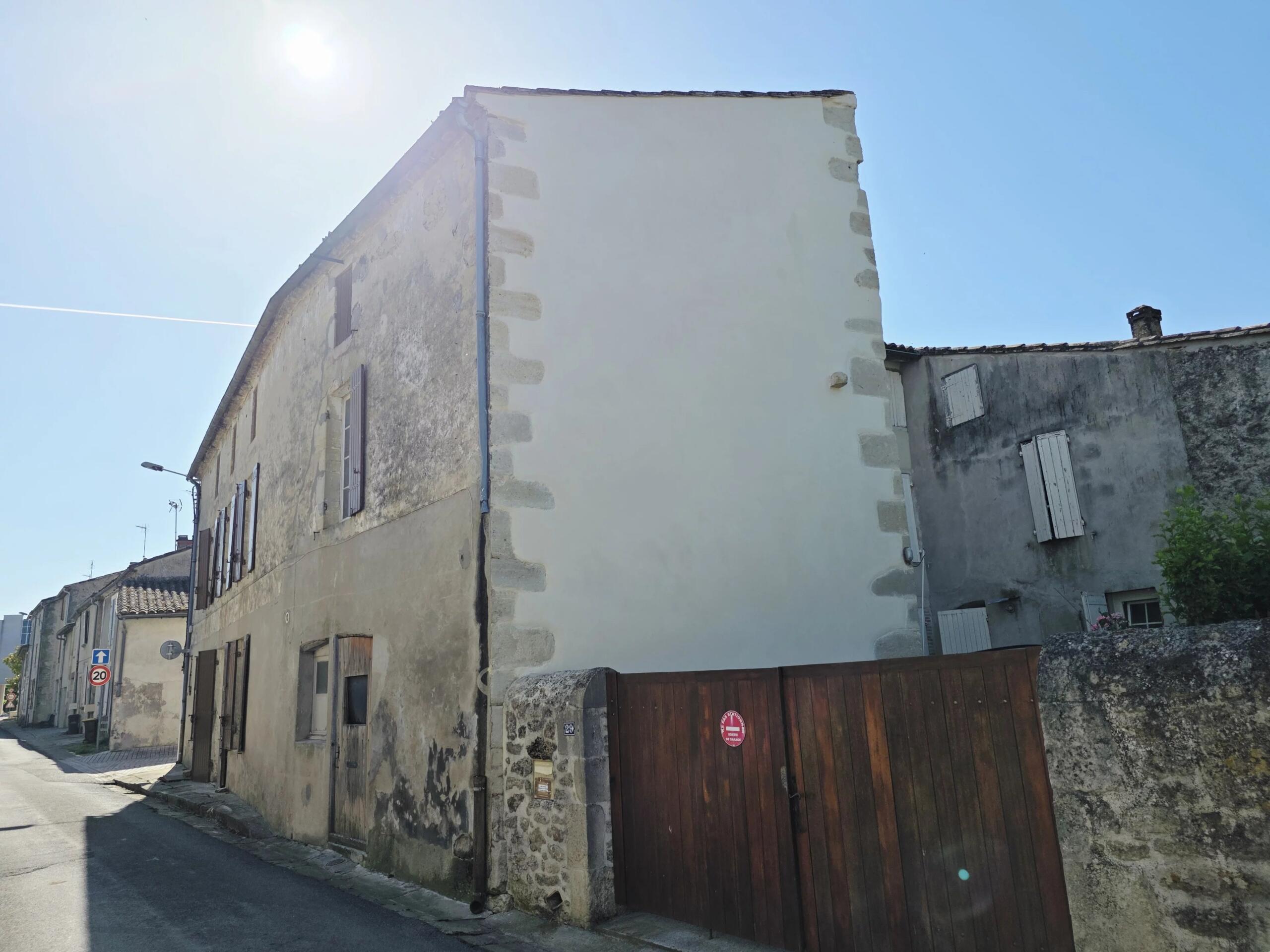 Monségur, Village House with 3 Bedrooms and Excellent Potential, Aquitaine – France – BVI83915