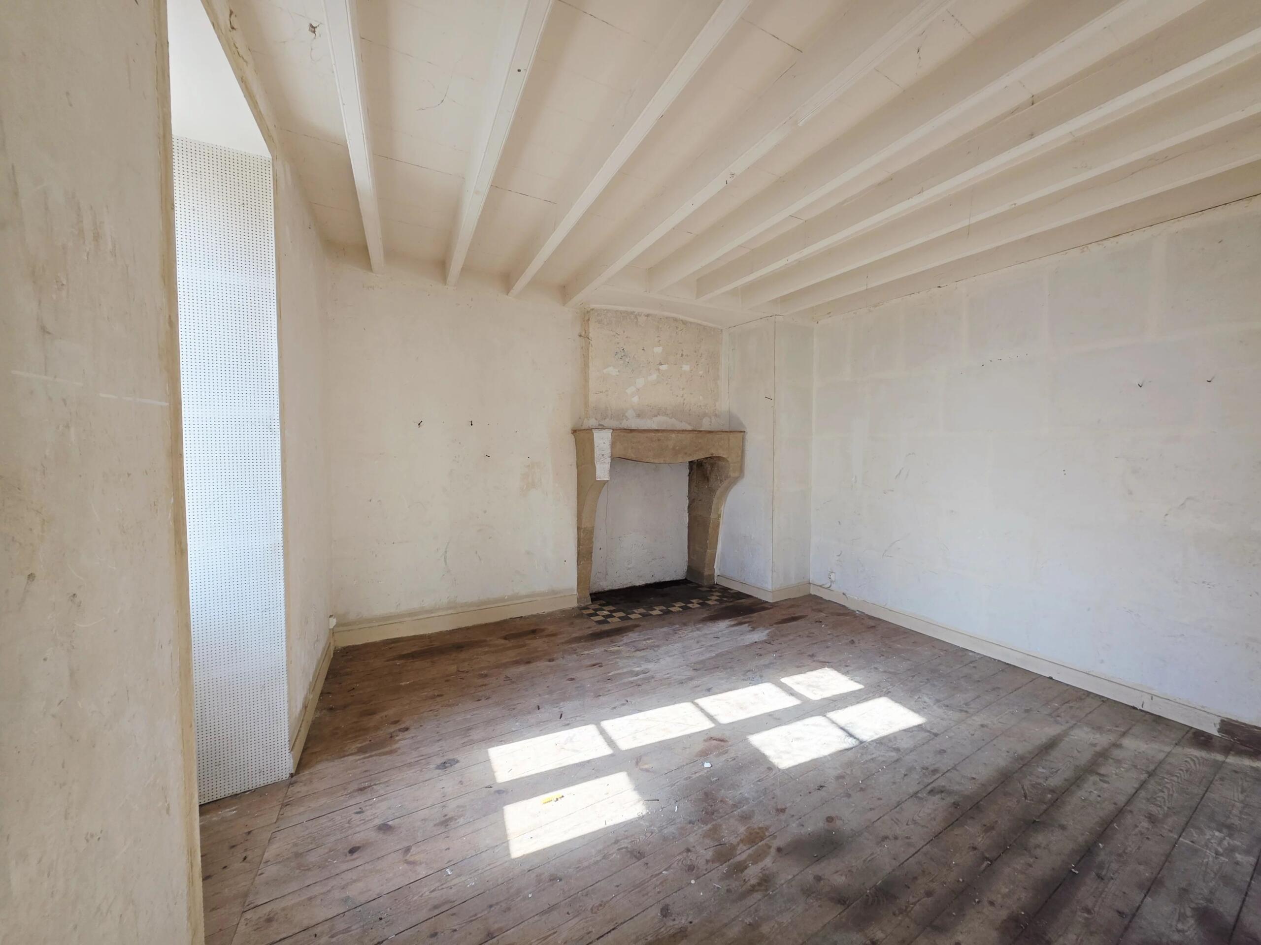 Monségur, Village House with 3 Bedrooms and Excellent Potential, Aquitaine – France – BVI83915